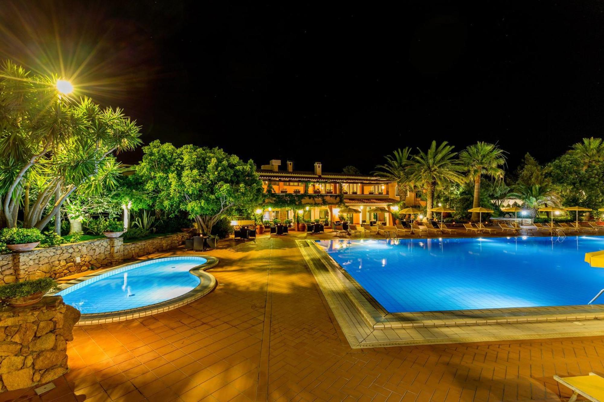 Villaggio Cala Ginepro Resort & Spa 오로세 외부 사진