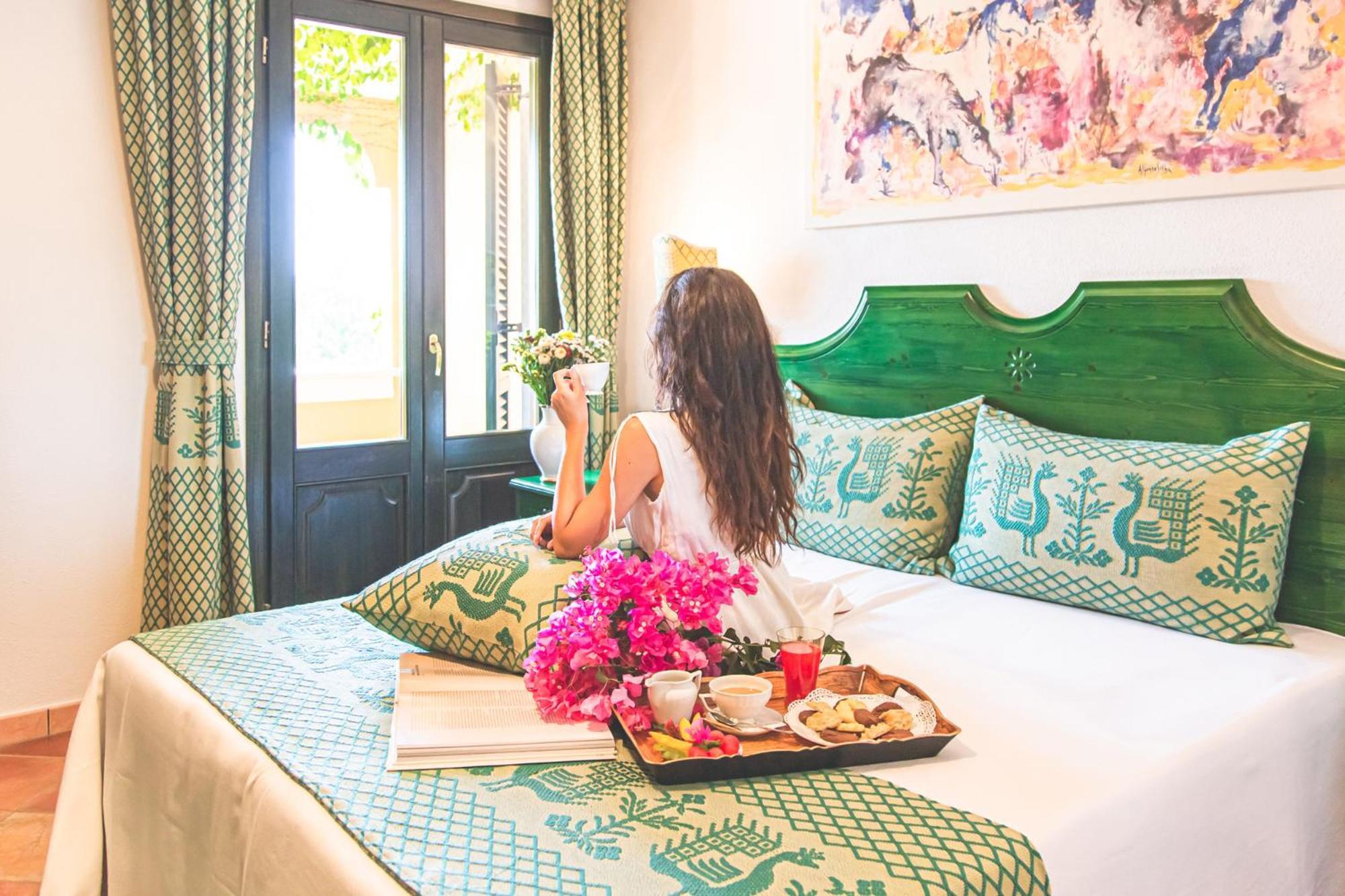 Villaggio Cala Ginepro Resort & Spa 오로세 외부 사진